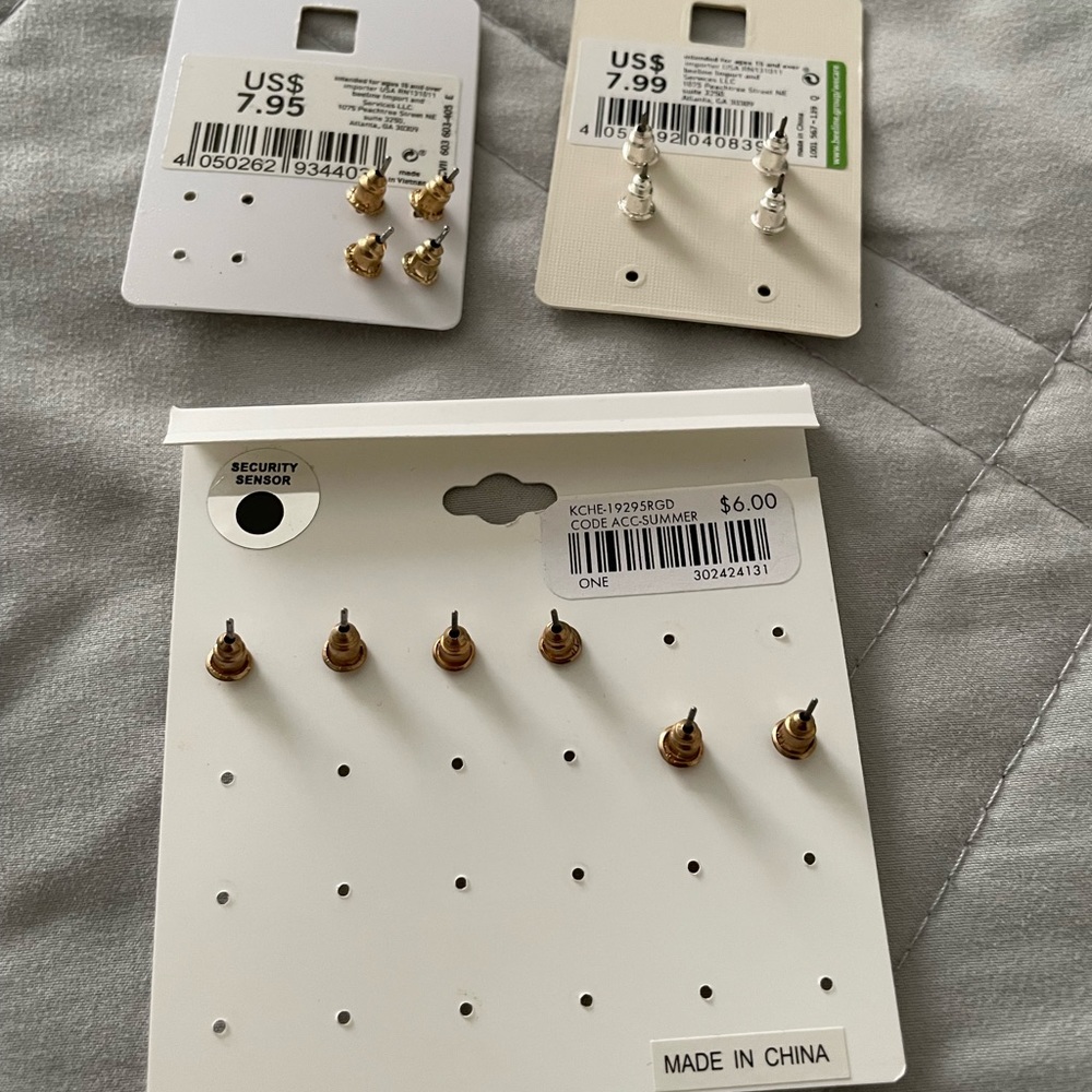 Stud earring bundle - Picture 2 of 2